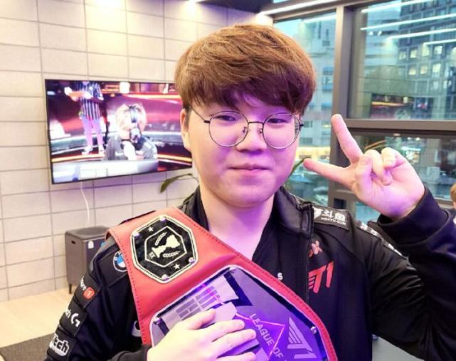 轮中表现出 轮中表现出