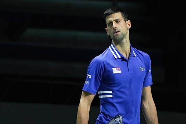 他在关键时 他在关键时